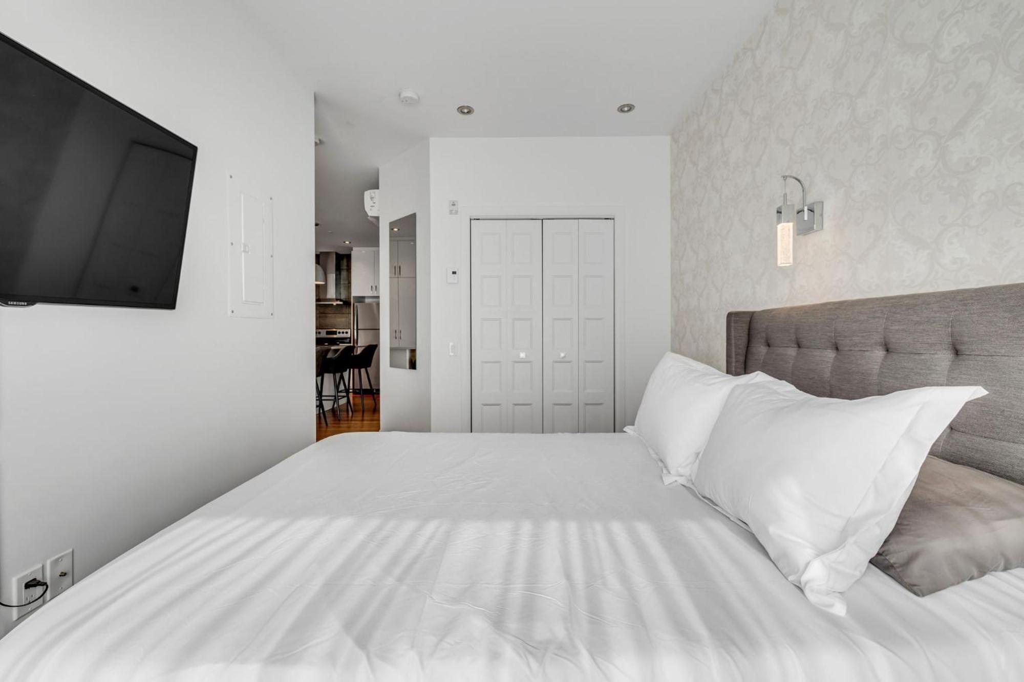 Initial / Ilot / Downtown Apartment